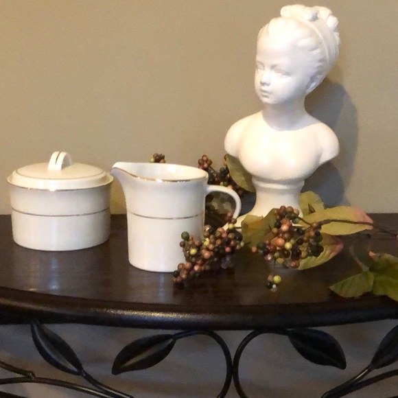 CIERA•FINE DINNER WARE•CAROL SUGAR&CREAMER POT SET - Picture 4 of 8